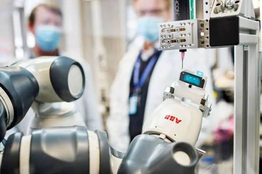 直击引领区丨亚洲首个！ABB机器人赋能中心启用(图5)